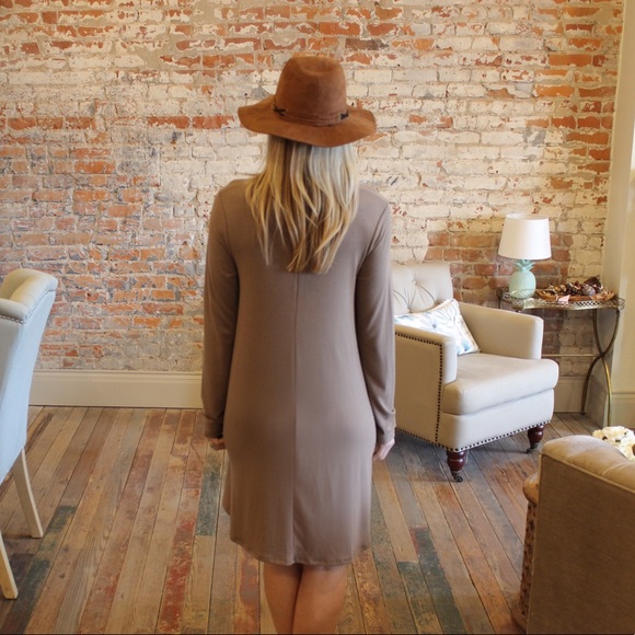 ✨LAST✨Mocha V neck long sleeve dress with pockets - Picture 2 of 2